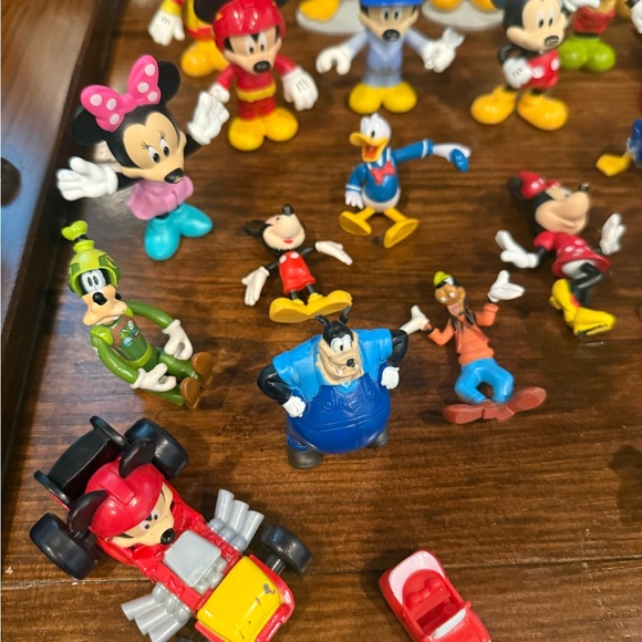 Lot of 45 Disney and Friends Figurines - Picture 2 of 16